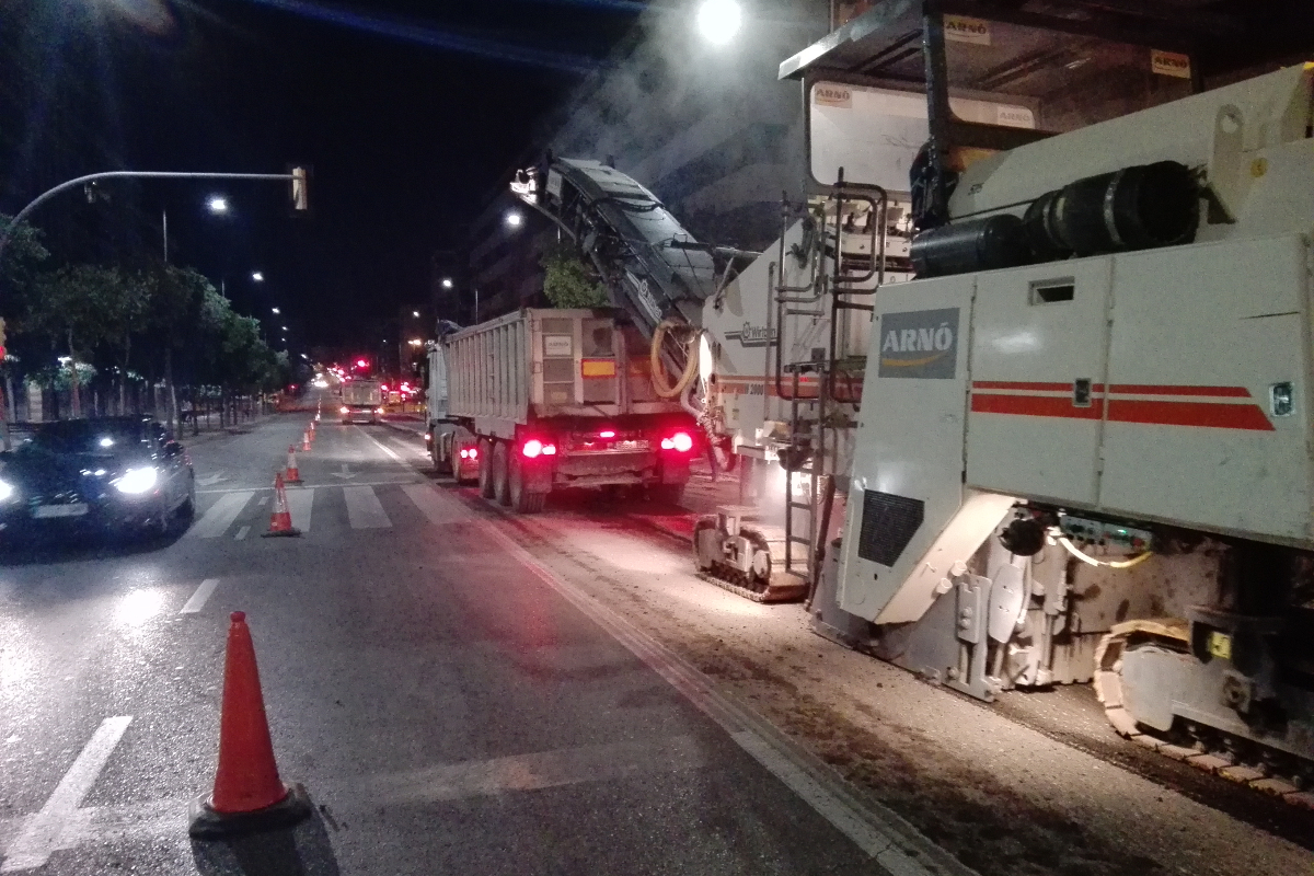 trabajos nocturnos de asfaltado en diversas calles de Lleida. Arnó