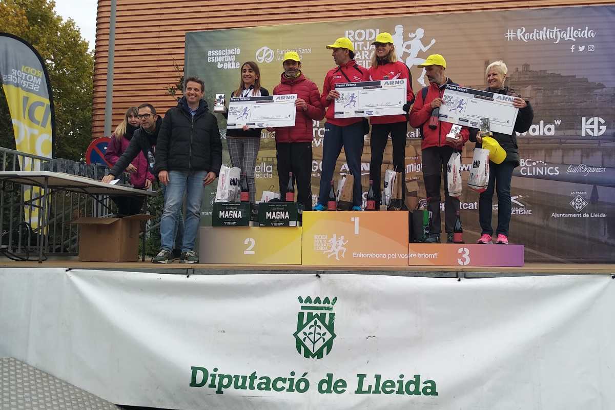 Lliurament premi veterans mitja marato lleida 2019-arno